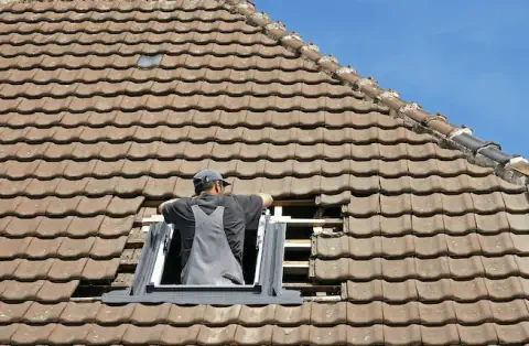 Pose de velux - Saint-Pierre-de-Bailleul
